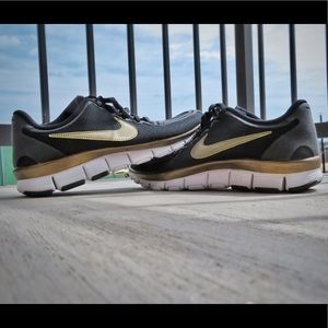 Nike 5.0 run black gold metallic price firm